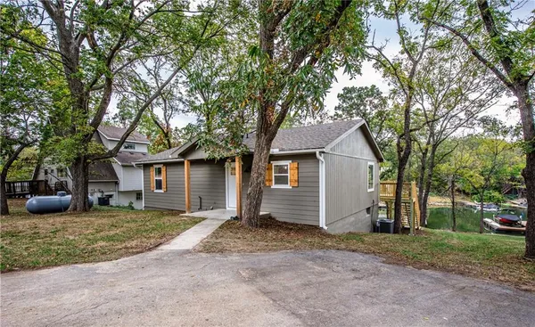 $525,000 | 337 Sugar Lake Drive, Mound City, KS 66056