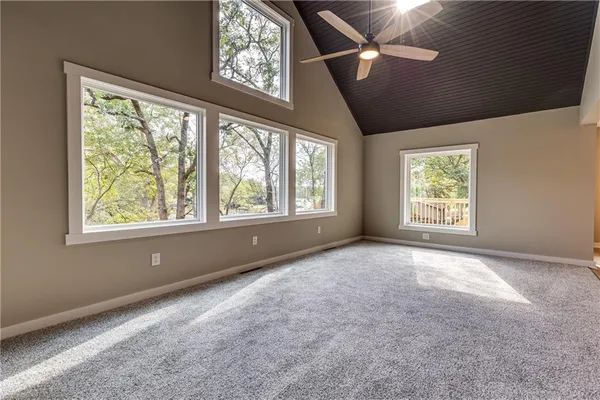 $525,000 | 337 Sugar Lake Drive, Mound City, KS 66056