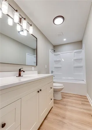 $525,000 | 337 Sugar Lake Drive, Mound City, KS 66056