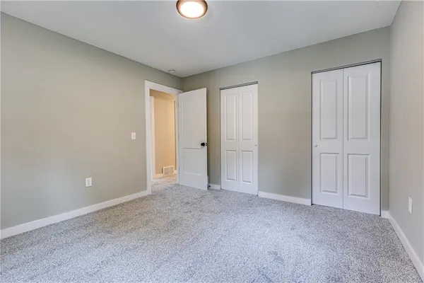 $525,000 | 337 Sugar Lake Drive, Mound City, KS 66056