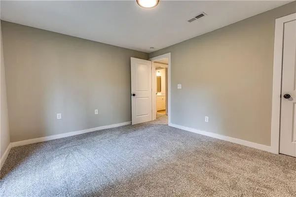 $525,000 | 337 Sugar Lake Drive, Mound City, KS 66056