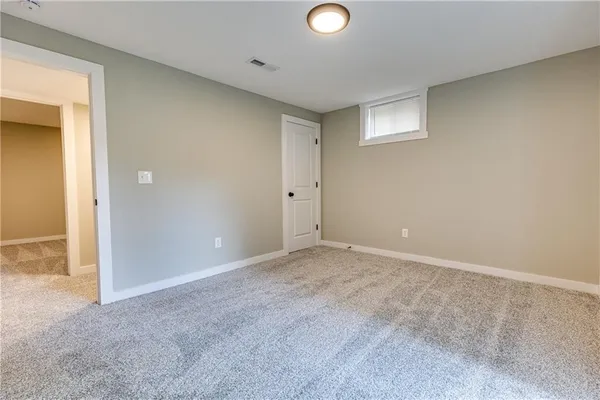 $525,000 | 337 Sugar Lake Drive, Mound City, KS 66056