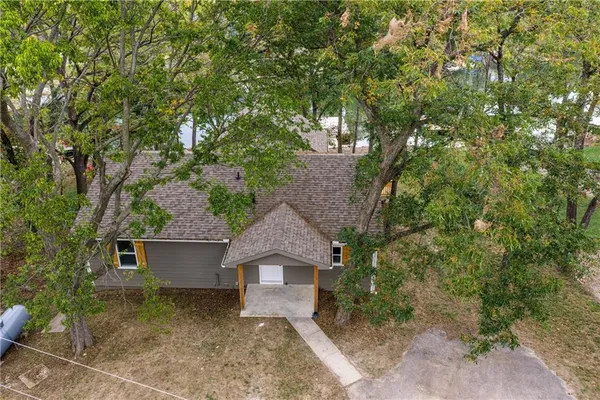 $525,000 | 337 Sugar Lake Drive, Mound City, KS 66056