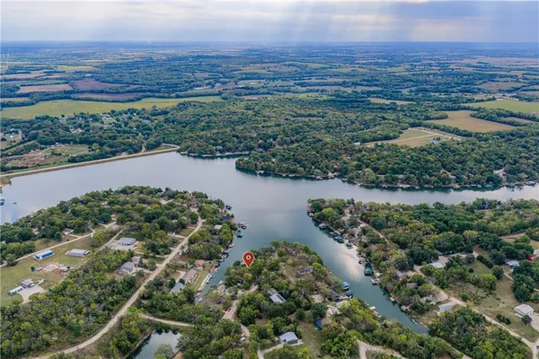$525,000 | 337 Sugar Lake Drive, Mound City, KS 66056