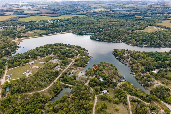 $525,000 | 337 Sugar Lake Drive, Mound City, KS 66056