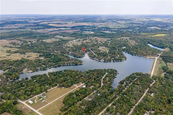 $525,000 | 337 Sugar Lake Drive, Mound City, KS 66056