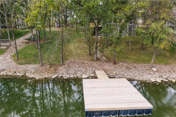 $525,000 | 337 Sugar Lake Drive, Mound City, KS 66056