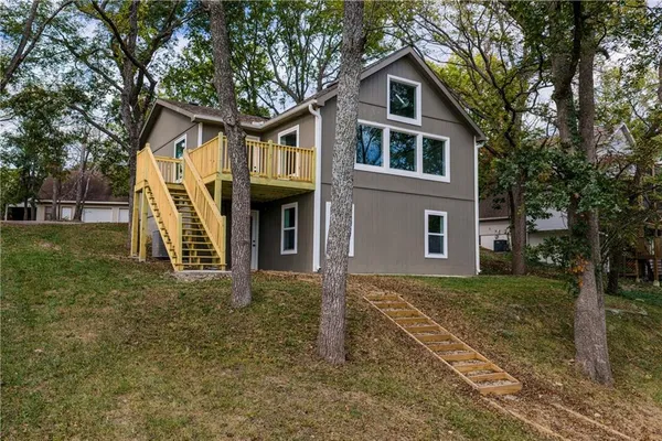 $500,000 | 337 Sugar Lake Drive, Mound City, KS 66056