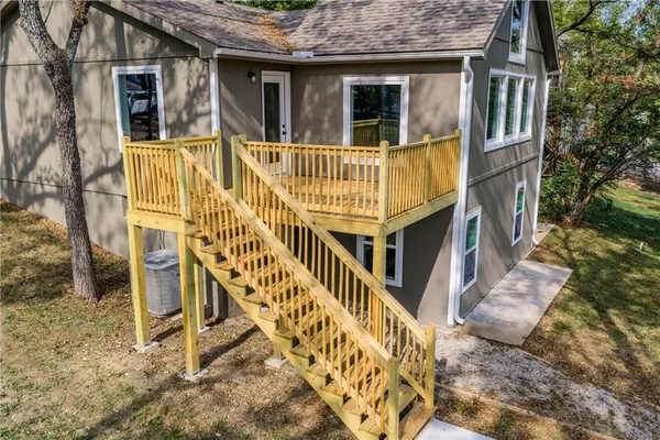 $525,000 | 337 Sugar Lake Drive, Mound City, KS 66056