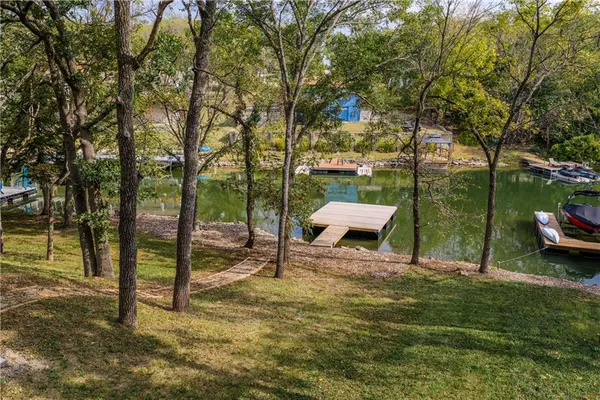 $525,000 | 337 Sugar Lake Drive, Mound City, KS 66056