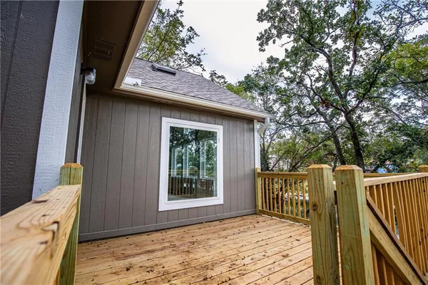 $525,000 | 337 Sugar Lake Drive, Mound City, KS 66056