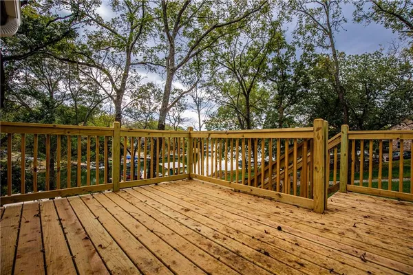 $525,000 | 337 Sugar Lake Drive, Mound City, KS 66056