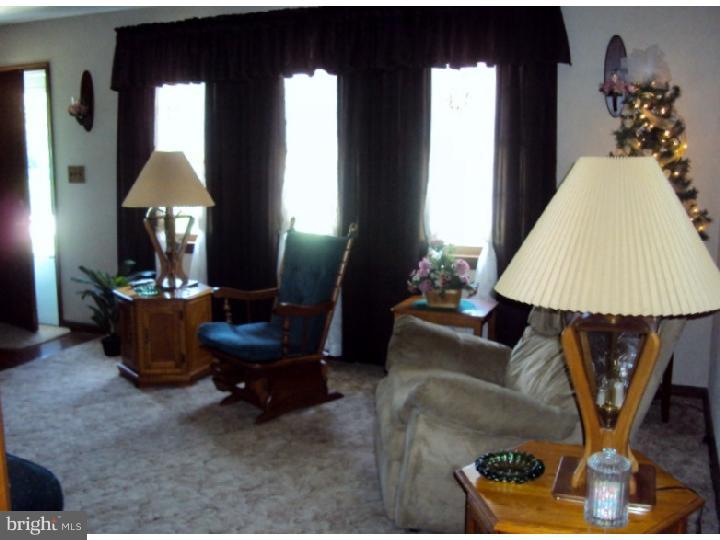 26 Northville Road Bridgeton, NJ 08302 - Photo 3 of 25 Living Room