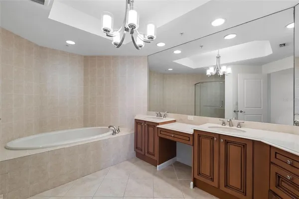 $1,150,000 | 5823 Bowen Daniel Drive, Unit 401, Tampa, FL 33611