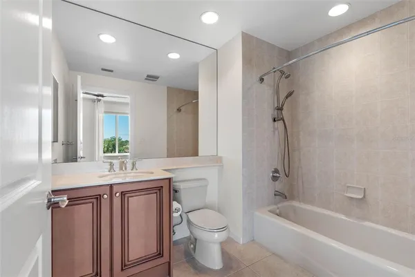 $1,150,000 | 5823 Bowen Daniel Drive, Unit 401, Tampa, FL 33611
