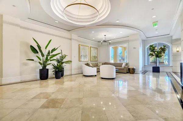 $1,150,000 | 5823 Bowen Daniel Drive, Unit 401, Tampa, FL 33611