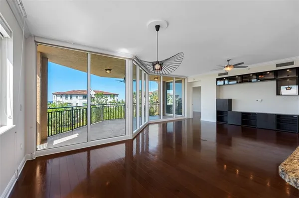 $1,150,000 | 5823 Bowen Daniel Drive, Unit 401, Tampa, FL 33611