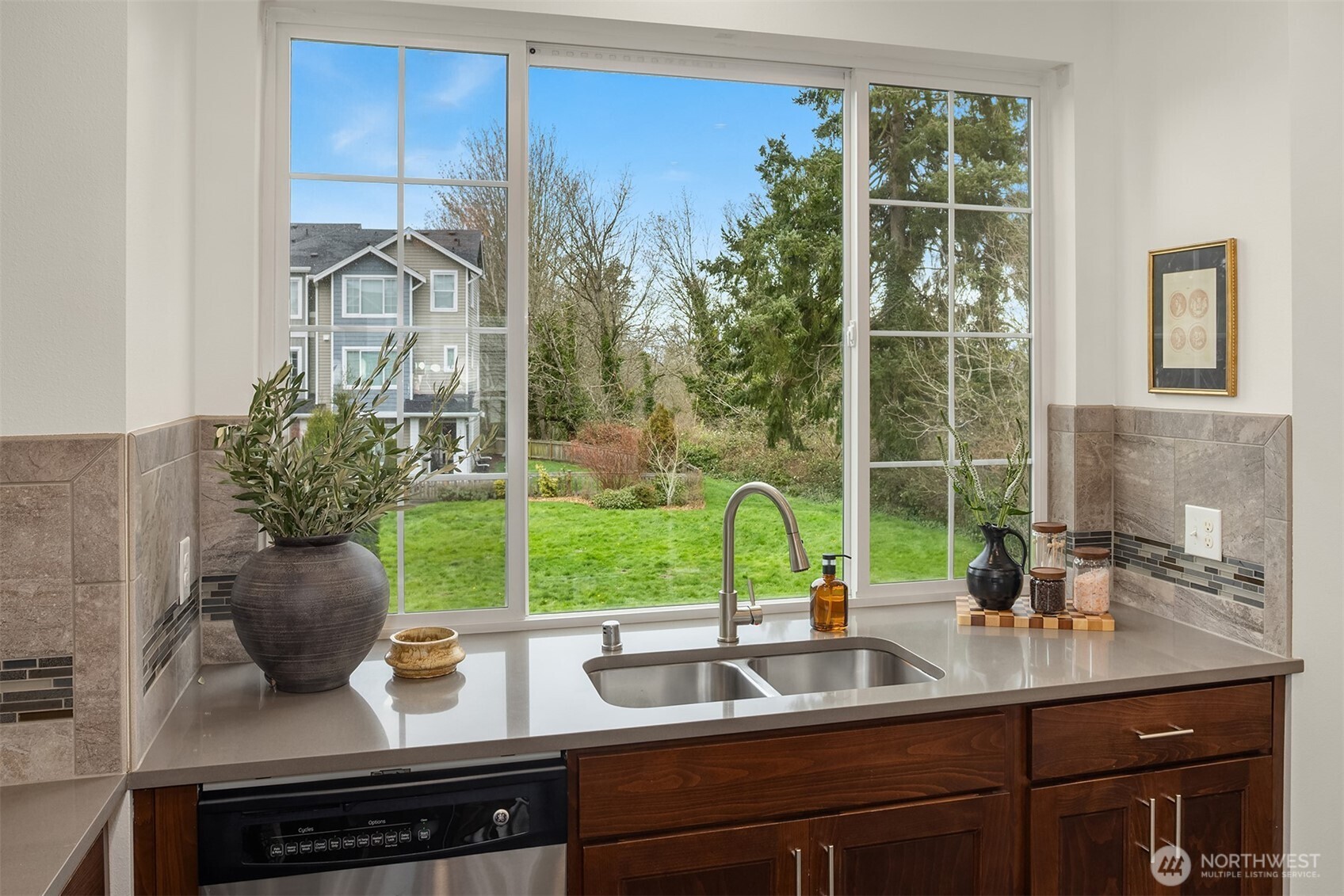 6592 High Point Drive Southwest Seattle, WA 98126 - Photo 15 of 34