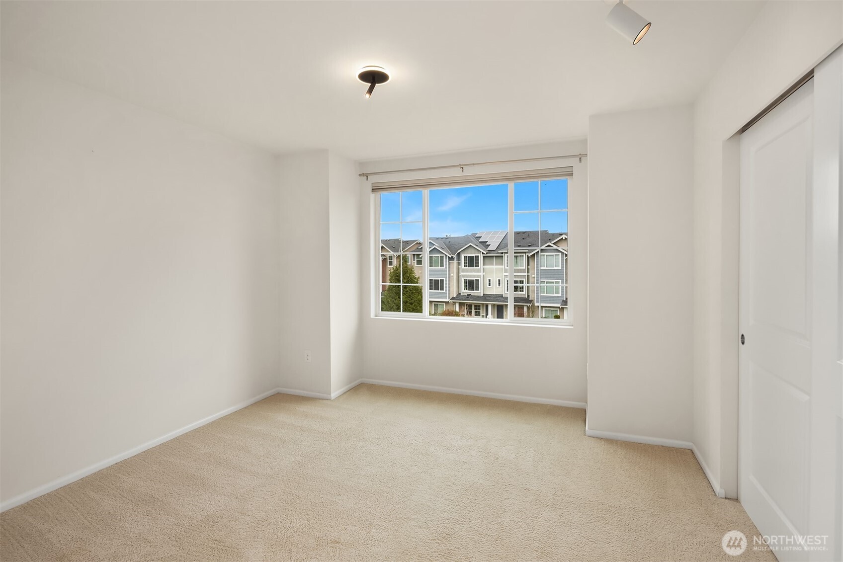 6592 High Point Drive Southwest Seattle, WA 98126 - Photo 24 of 34