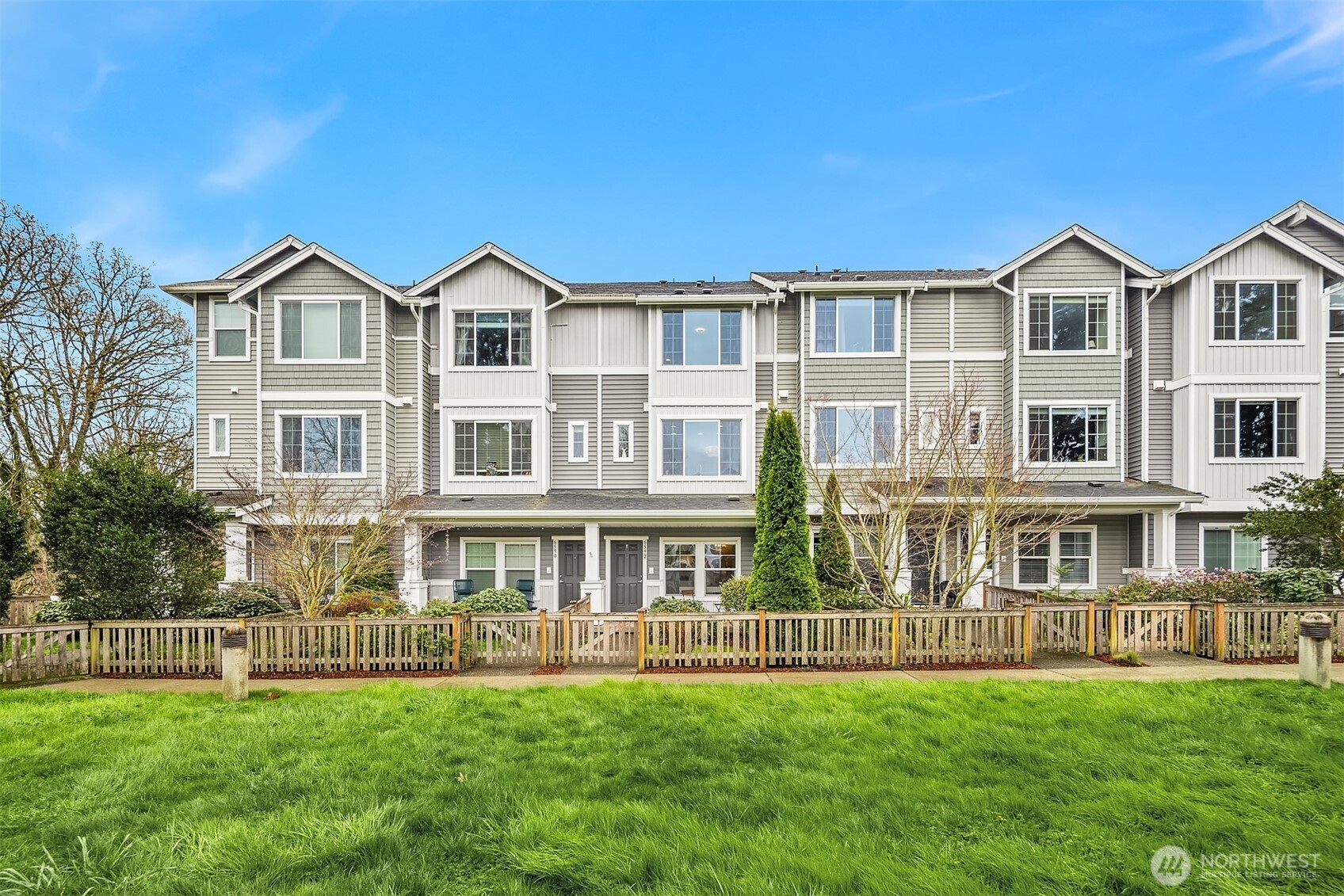 6592 High Point Drive Southwest Seattle, WA 98126 - Photo 28 of 34