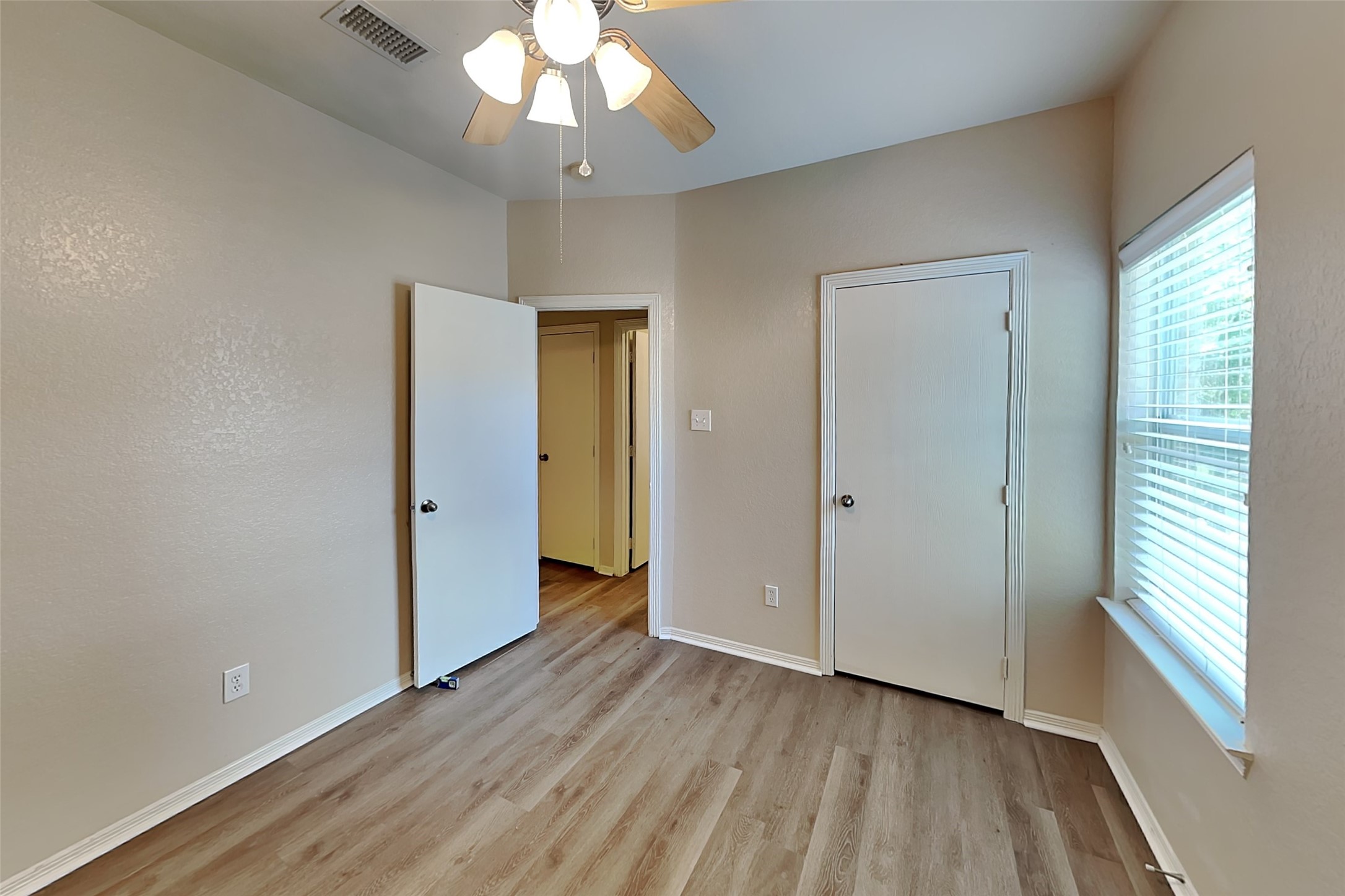 285 Mesa View Conroe, TX 77316 - Photo 14 of 16
