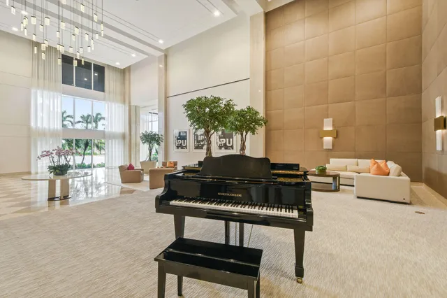 $6,000 | 529 South Flagler Drive, Unit 9H, West Palm Beach, FL 33401