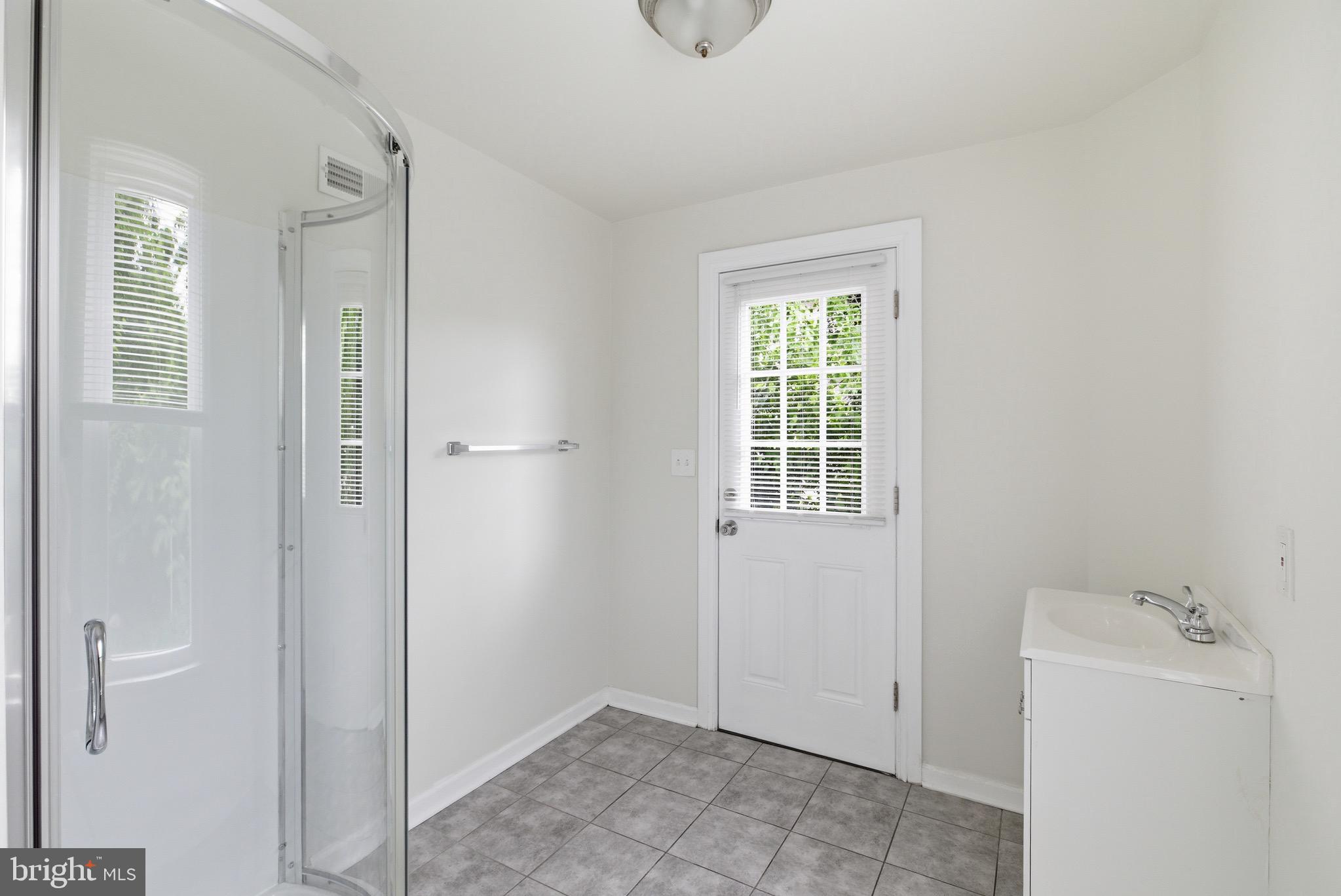 820 Greenhill Road Sharon Hill, PA 19079 - Photo 17 of 37