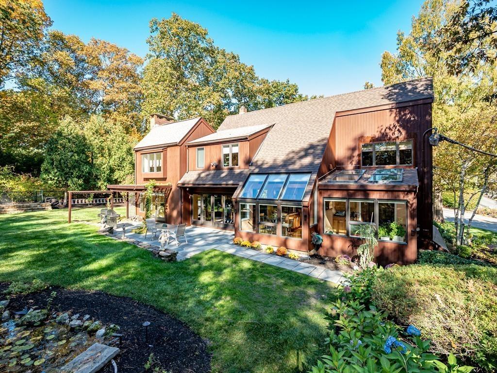 33 Wainwright Road Winchester, MA 01890 - Photo 4 of 35 Gallery Image 4