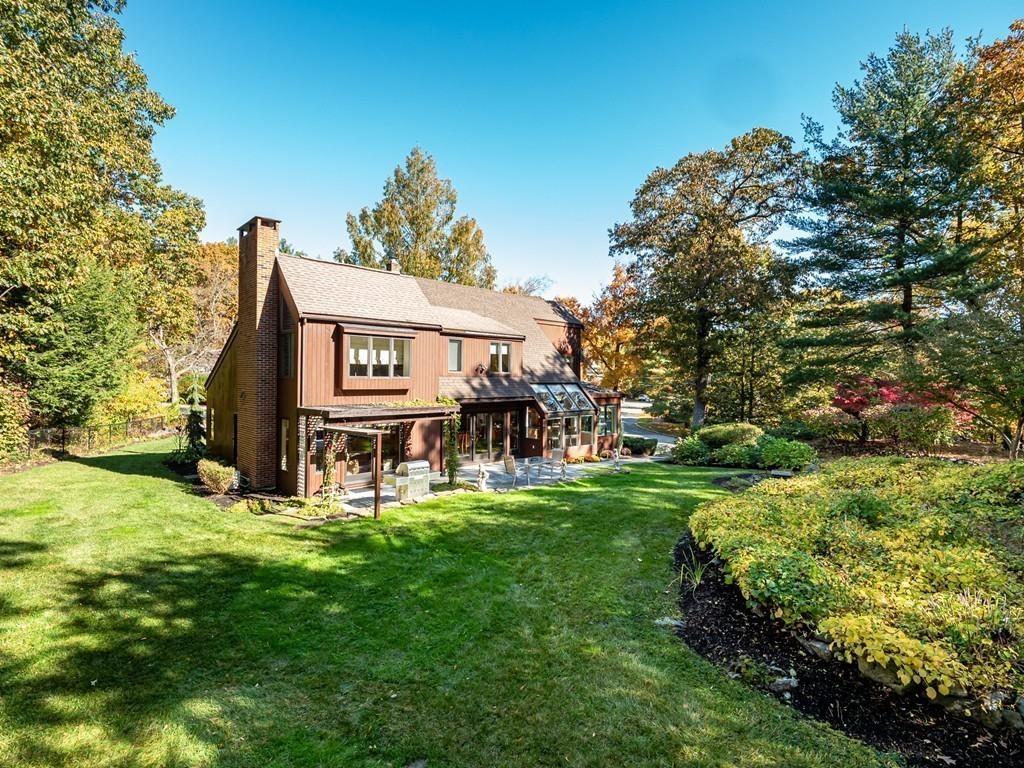 33 Wainwright Road Winchester, MA 01890 - Photo 6 of 35 Gallery Image 6