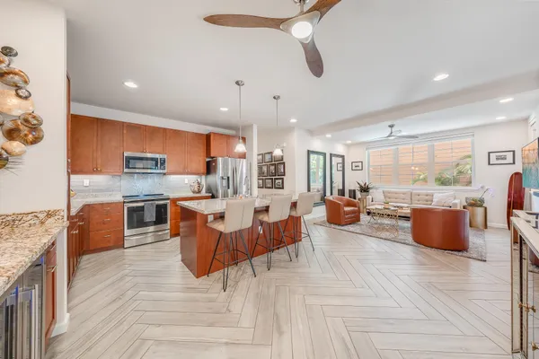 $2,195,000 | 601 Hoe Kawele Lane, Unit 98, Lahaina, HI 96761