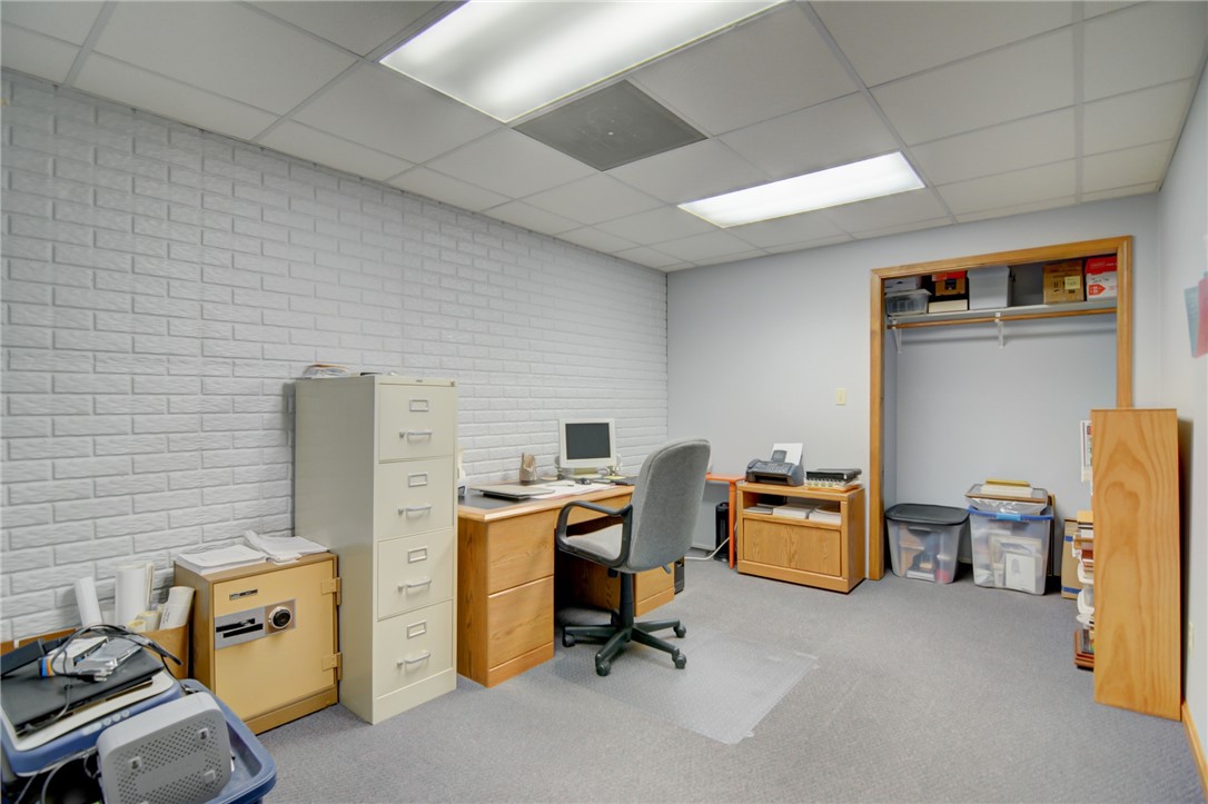 9234 Cabin Road Argenta, IL 62501 - Photo 41 of 47 a view of a workspace with furniture
