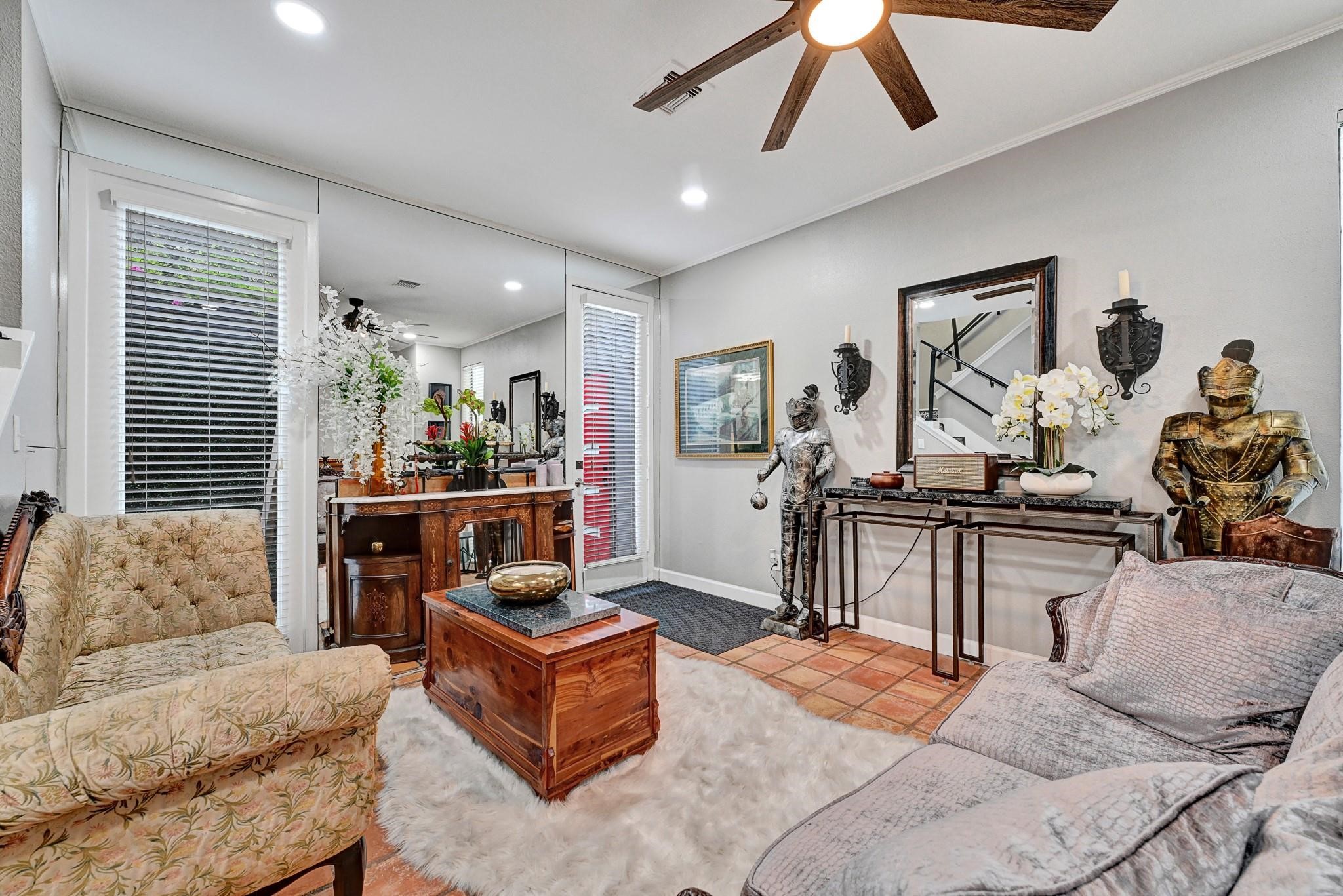 2100 Commonwealth Street, Unit S Houston, TX 77006 - Photo 3 of 21