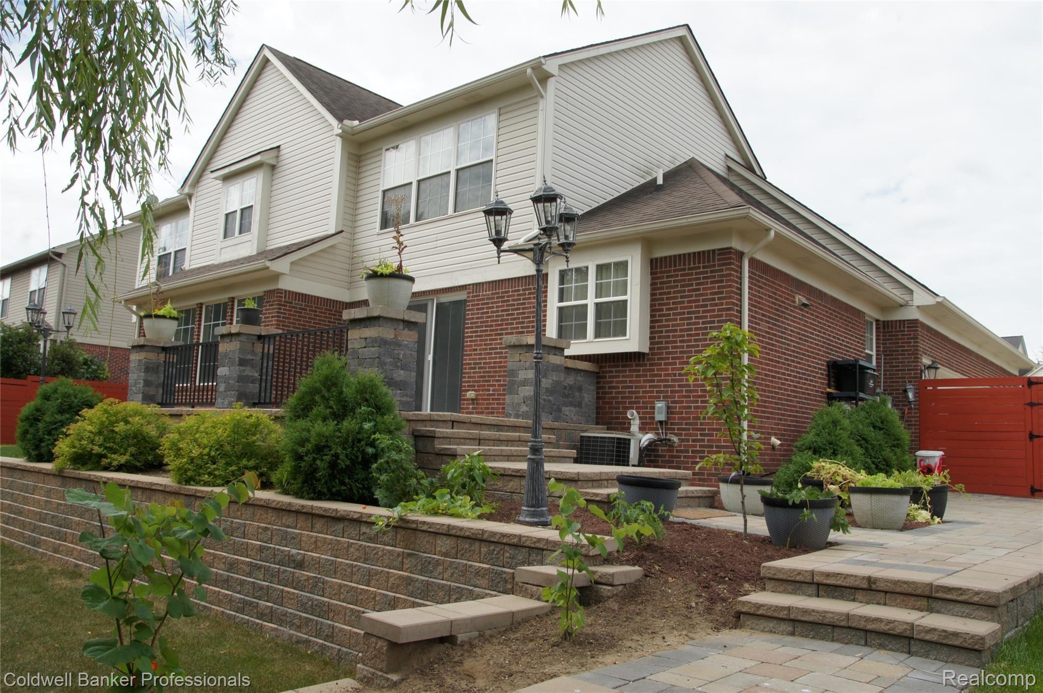 46 Waltonshire Court Rochester, MI 48309 - Photo 2 of 42 DSC01704.JPG