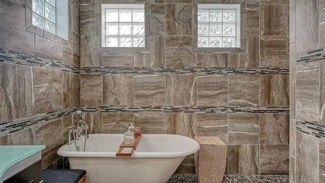 $973,750 | 4707 Clipper Drive, Bradenton, FL 34208