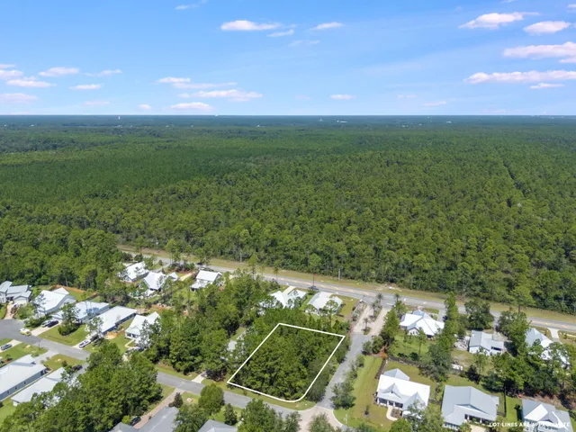 a view of yard with green space