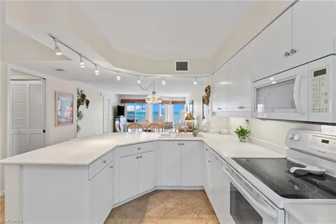 $695,000 | 991 North Barfield Drive, Unit 307, Marco Island, FL 34145