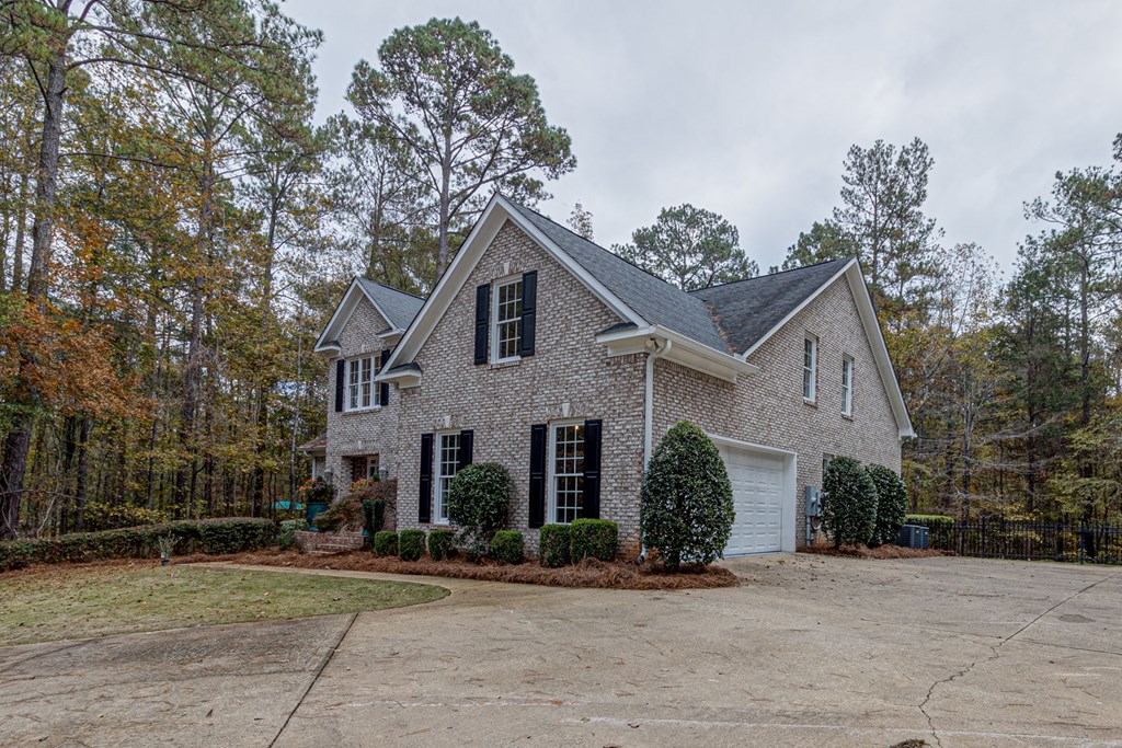 1318 Hubbard Road Columbus, GA 31904 - Photo 4 of 56 Gallery Image 4