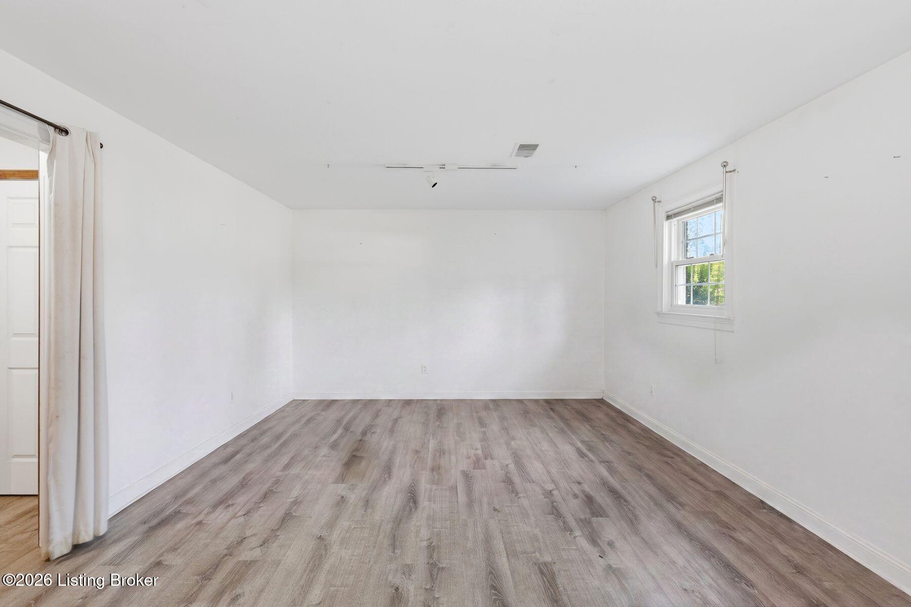510 Foxgate Road Louisville, KY 40223 - Photo 67 of 67 photo_online_066