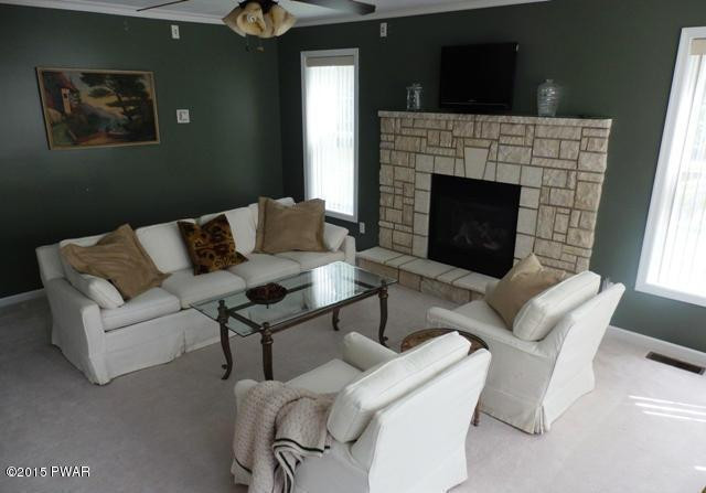 133 Oak Ridge Drive Milford, PA 18337 - Photo 3 of 12