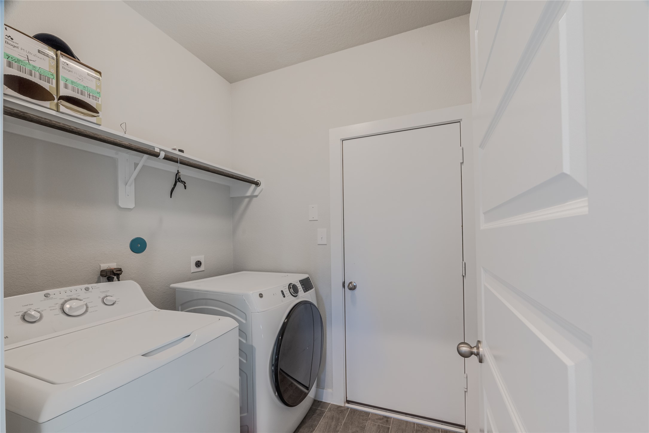 4259 Wyanngate Drive Spring, TX 77373 - Photo 19 of 46 Utility room inside right next to garage door.