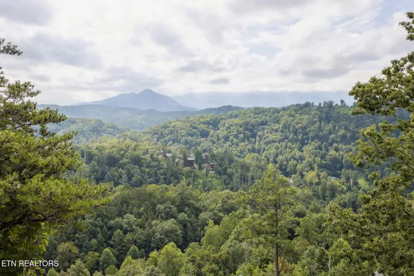$1,499,000 | 780 Park Vista Way, Gatlinburg, TN 37738