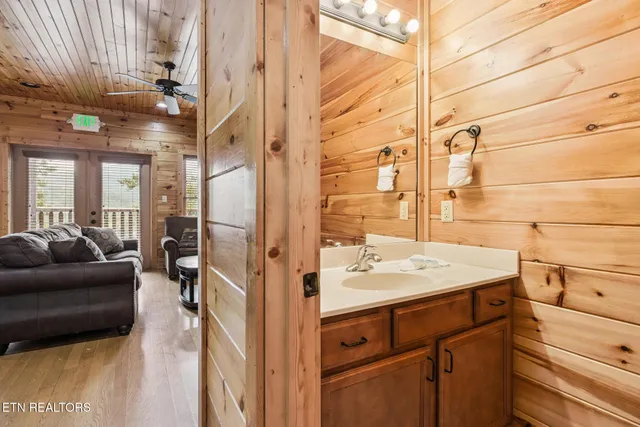 $1,590,000 | 780 Park Vista Way, Gatlinburg, TN 37738