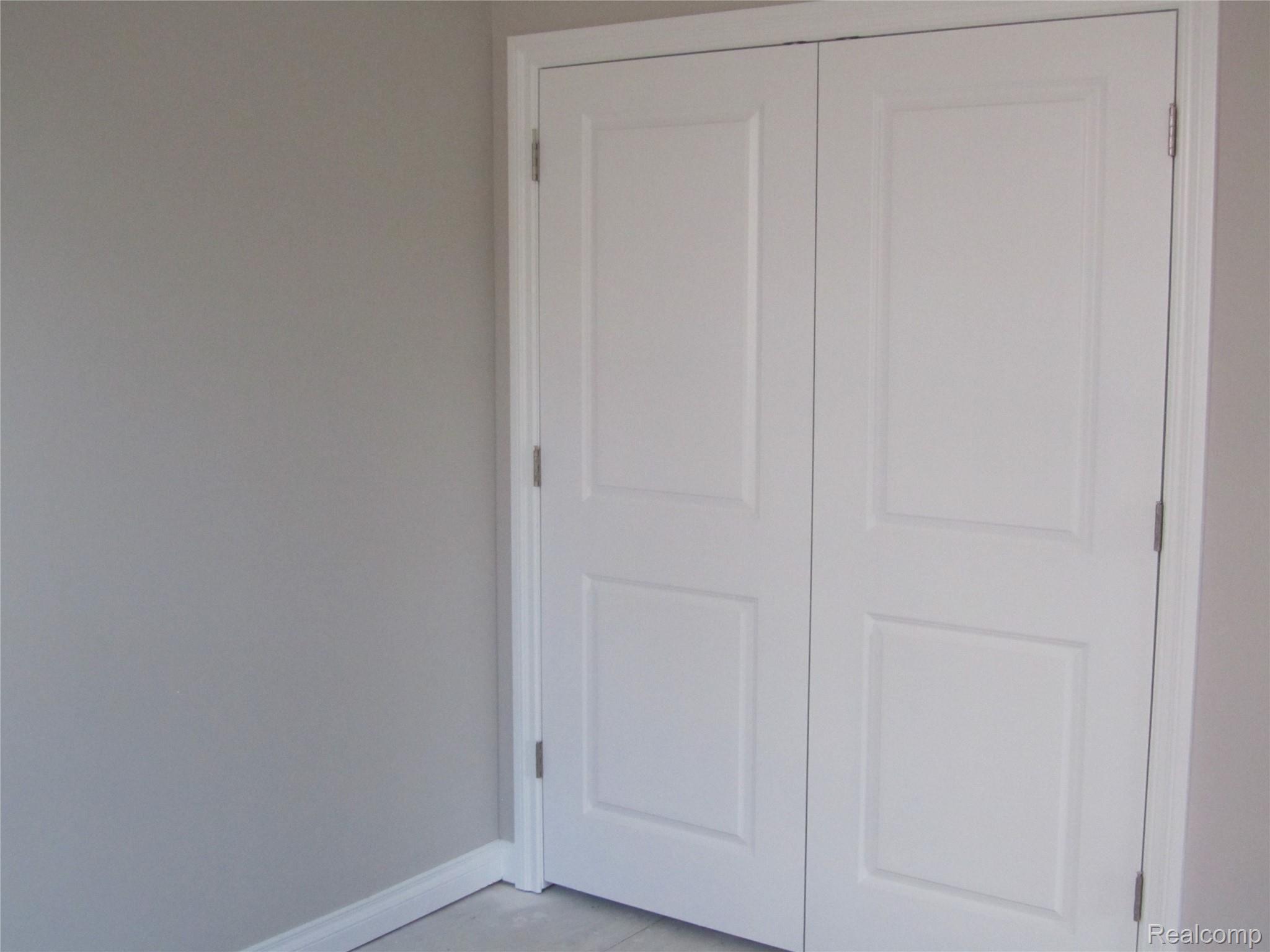 25881 King Road Romulus, MI 48174 - Photo 3 of 8 IMG_4103.JPG