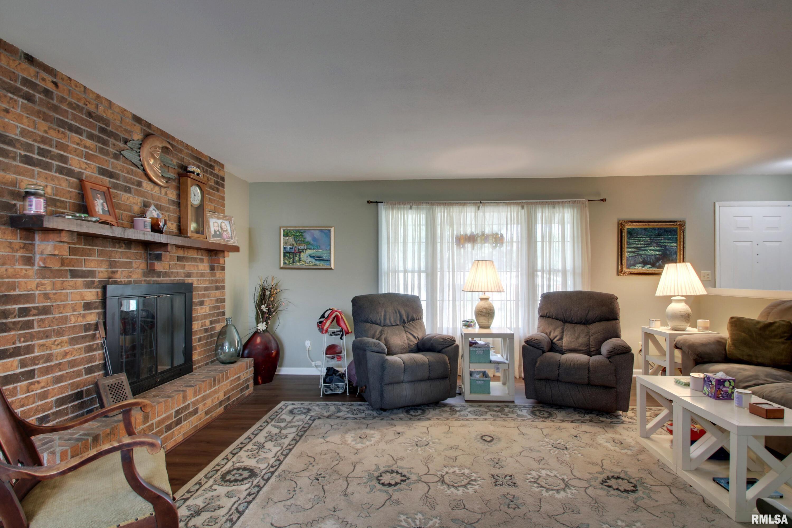 3811 Stonegate Road Quincy, IL 62305 - Photo 3 of 17 Gallery Image 3