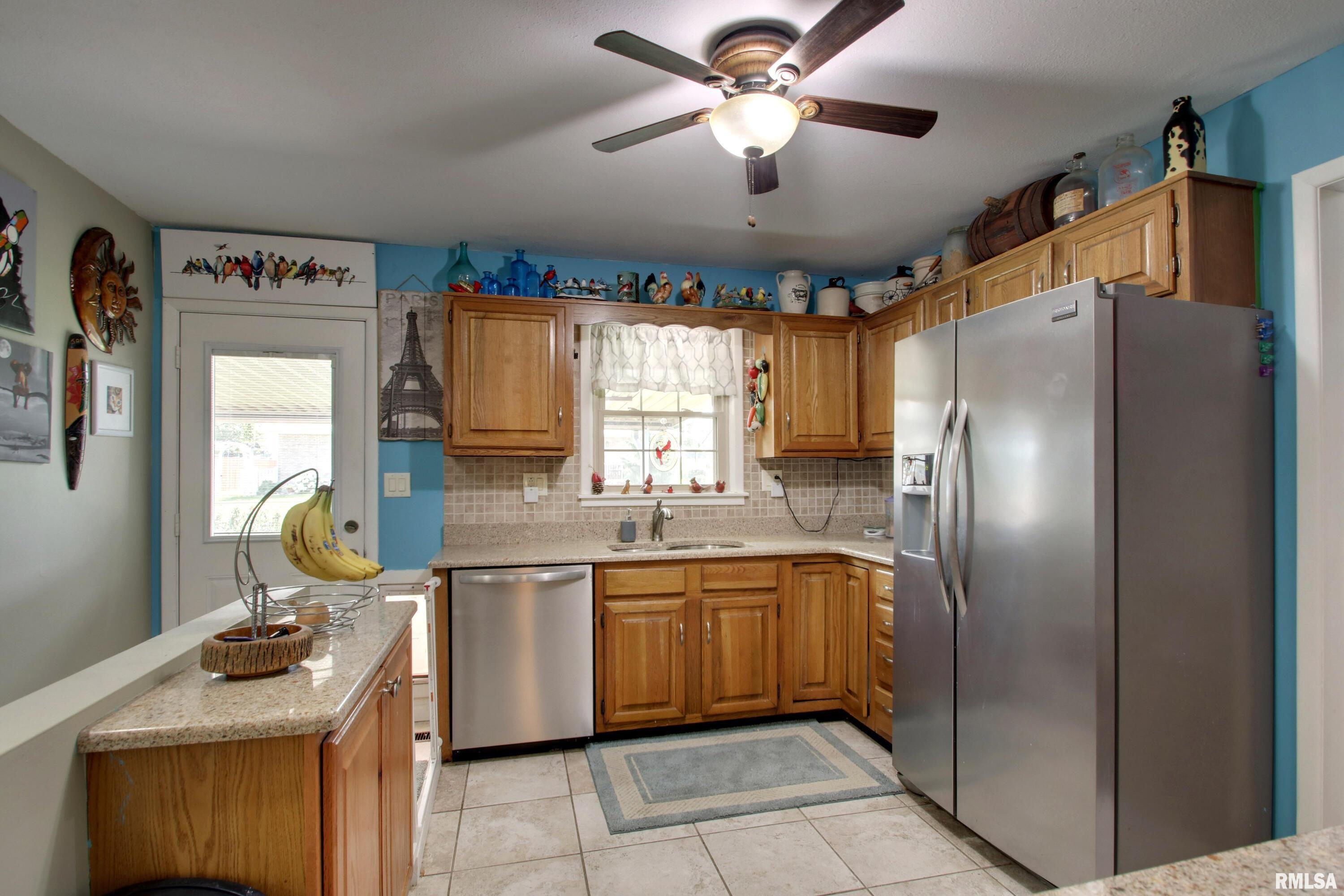 3811 Stonegate Road Quincy, IL 62305 - Photo 5 of 17 Gallery Image 5