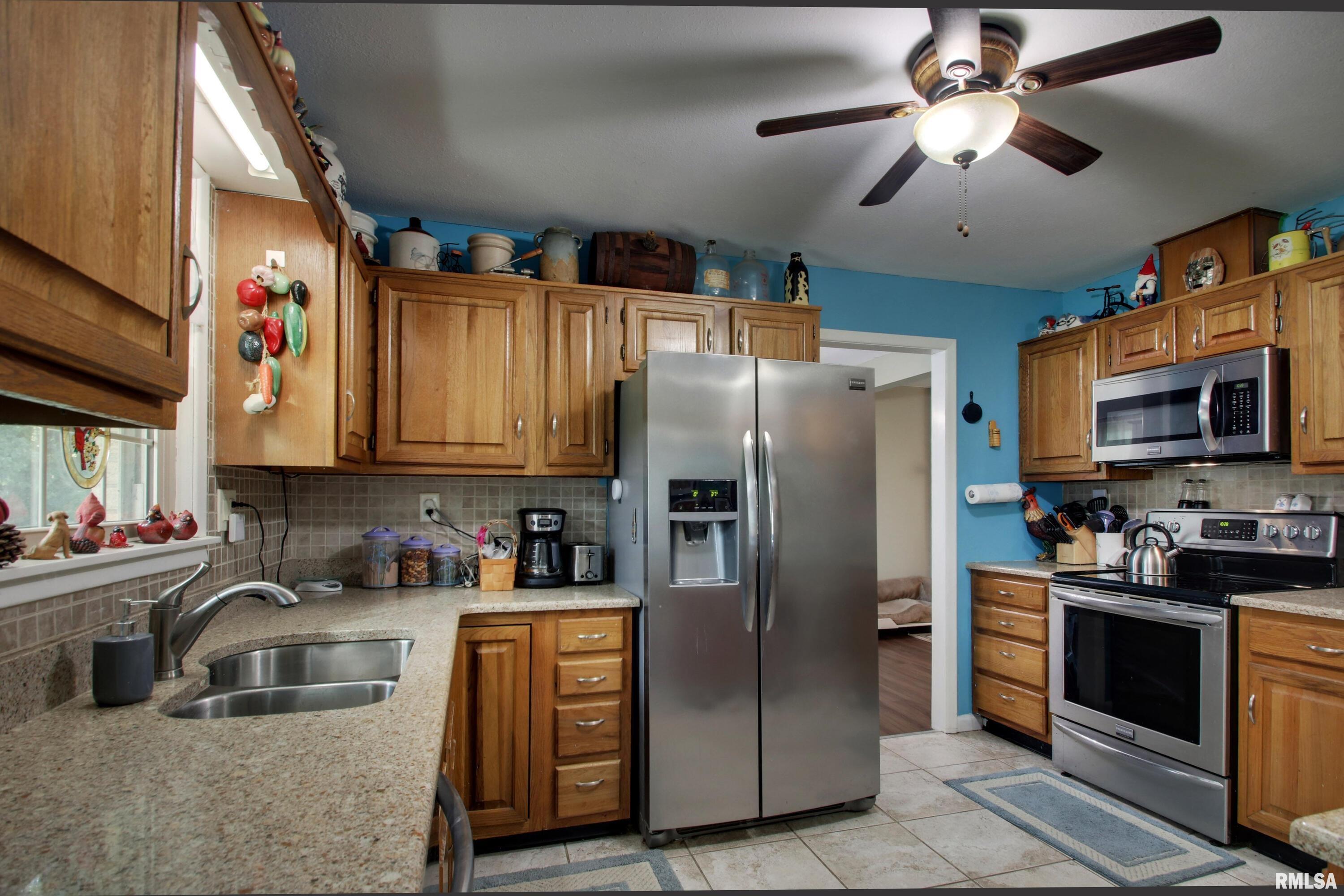 3811 Stonegate Road Quincy, IL 62305 - Photo 6 of 17 Gallery Image 6