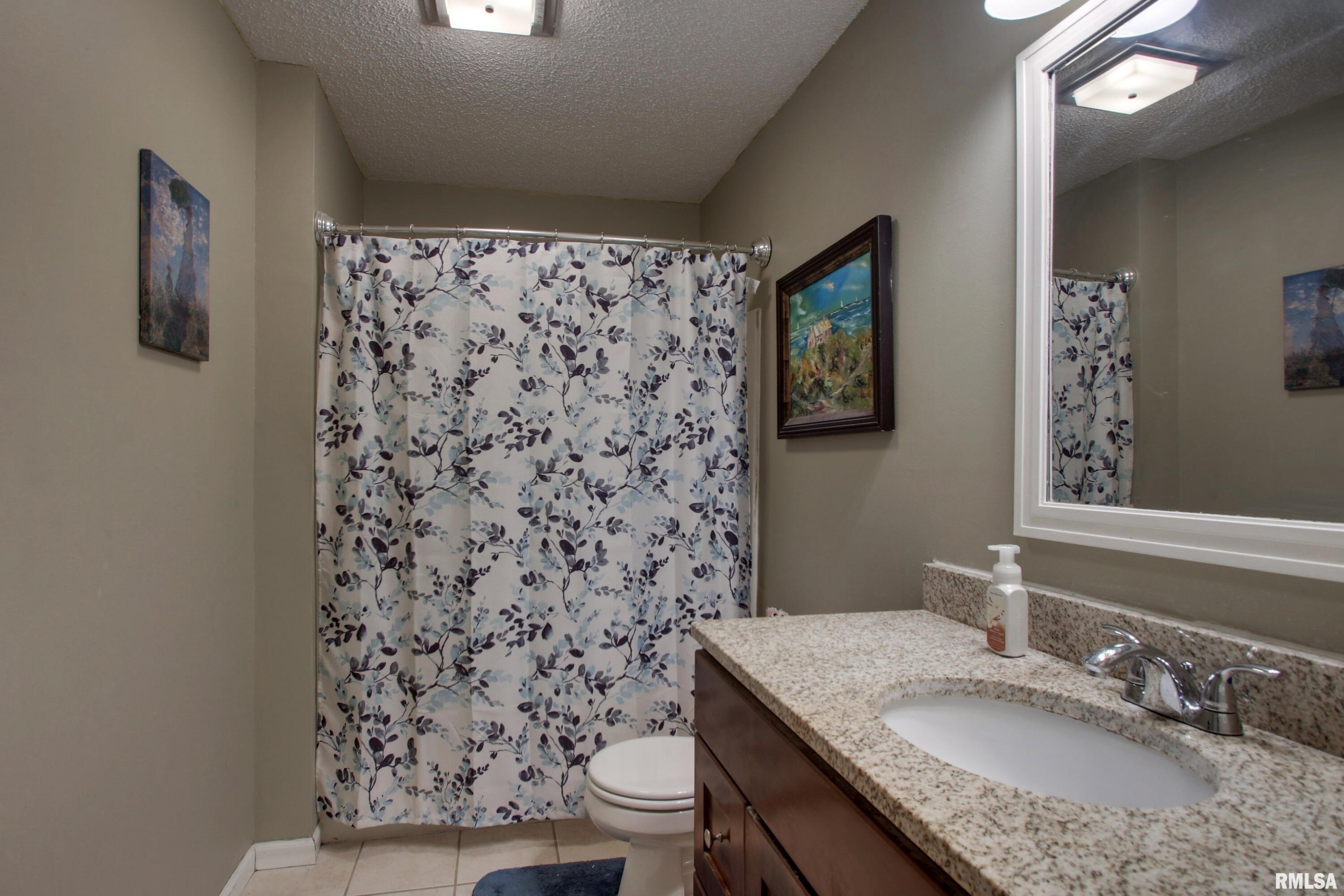 3811 Stonegate Road Quincy, IL 62305 - Photo 9 of 17 Gallery Image 9