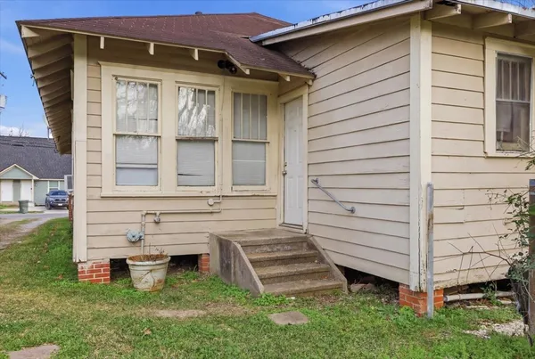 $115,000 | 2390 Ave C, Beaumont, TX 77701