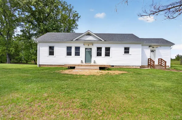 $259,900 | 5089 Crab Orchard Road, Huddleston, VA 24104