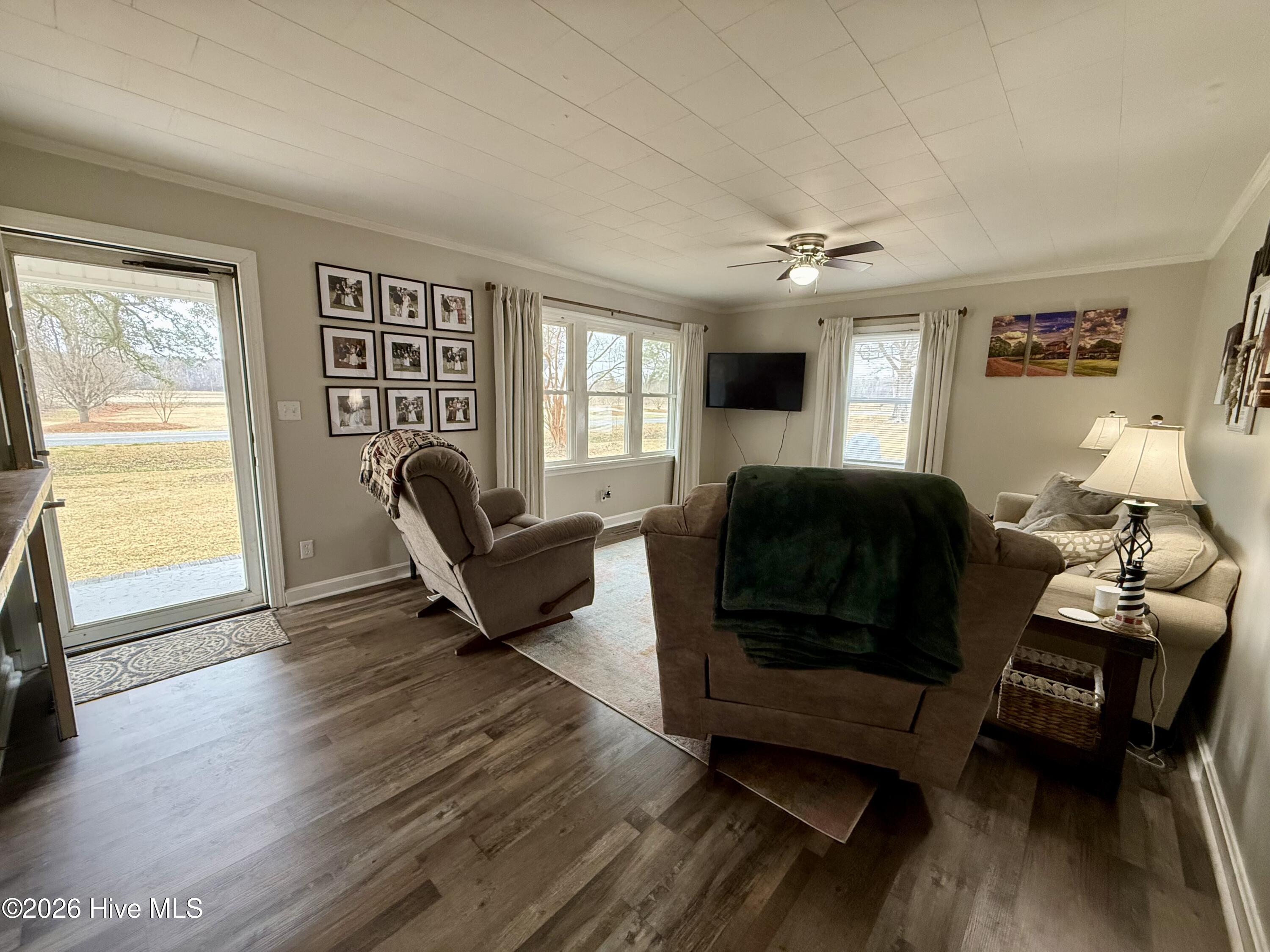 1105 Cowin Road Williamston, NC 27892 - Photo 20 of 59 Living Room